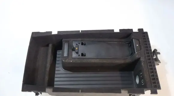 BMW 6 F12 F13 Glove box