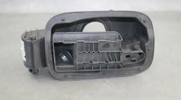 Mercedes-Benz C W204 Fuel cap release pull handle A2046300067 A0005846517