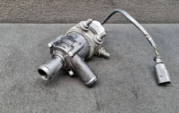 Audi A4 S4 B5 8D Electric auxiliary coolant/water pump 078965561