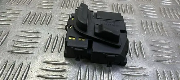 Mercedes-Benz E W212 Seat control switch A2048701858