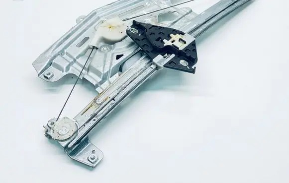Front window lifting mechanism without motor