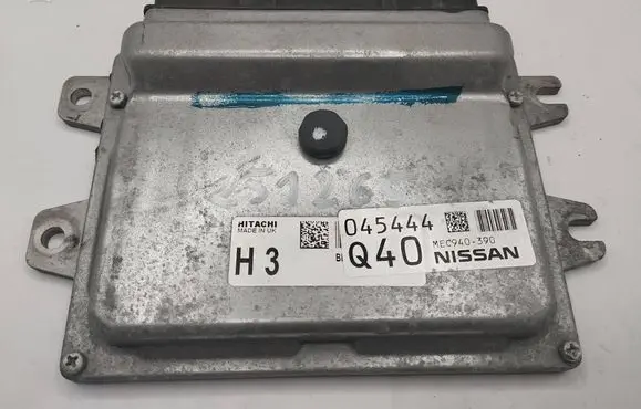 Nissan Juke I F15 Engine control unit/module MEC940390 045444