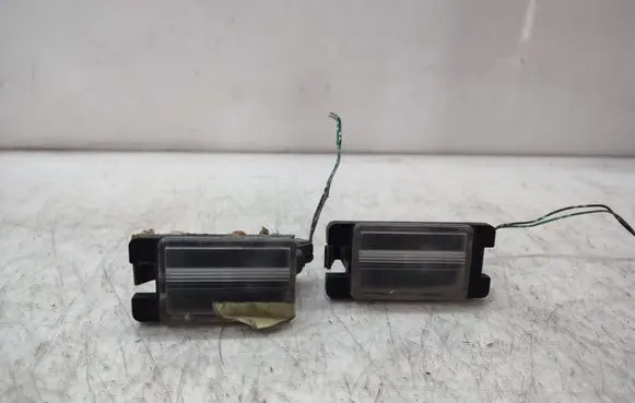 Mitsubishi L200 Number plate light