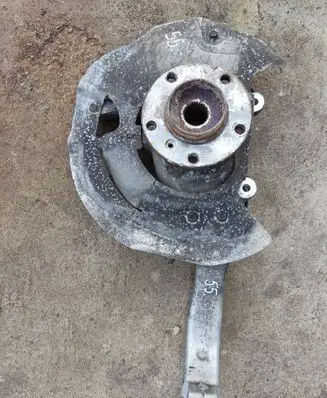 BMW X6 E71 Front wheel hub 6773784 31216773785