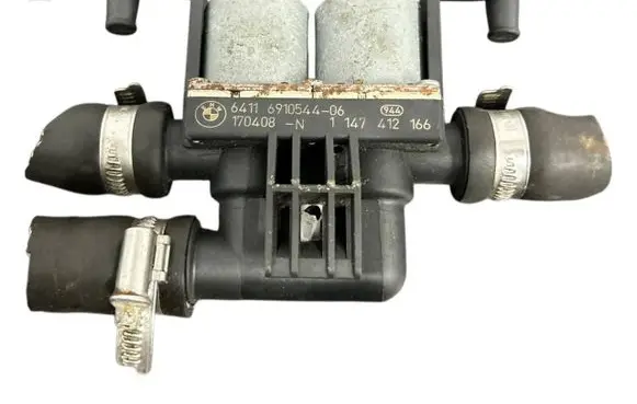 BMW X5 F15 Coolant heater control valve 6910544 1147412166
