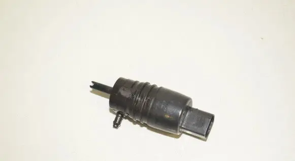 BMW X5 G05 Windscreen/windshield washer pump 7310147 67127310147 67637345844