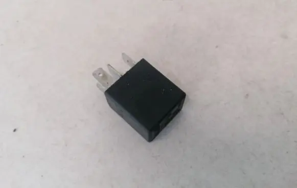 Opel Zafira A Other relay 90229206