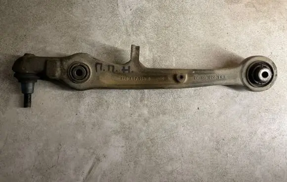 Volkswagen Phaeton Front lower control arm/wishbone 4E0407155D