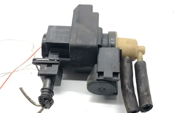 Dacia Duster II Fuel pressure regulator 8200486