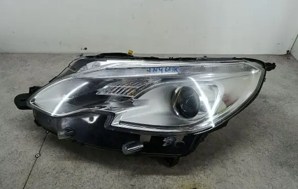 Peugeot 2008 I Headlight/headlamp 045174