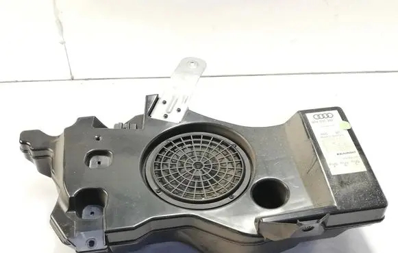 Audi A3 S3 8P Subwoofer speaker 8P4035382