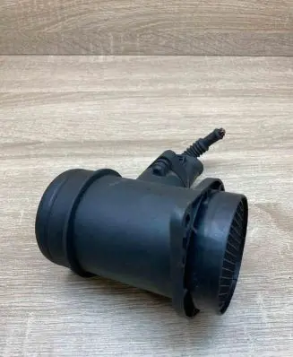 Volkswagen PASSAT B5.5 Mass air flow meter 0281002216