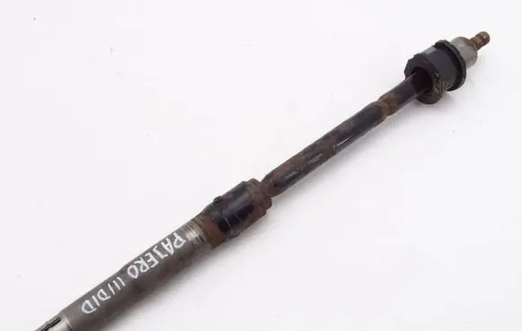 Mitsubishi Pajero Steering wheel axle