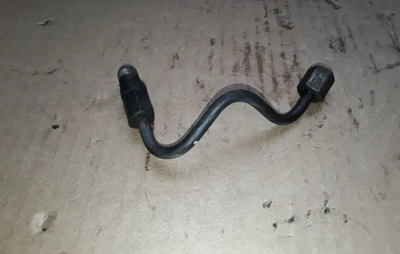 Hyundai Trajet Fuel injector supply line/pipe NOCODE