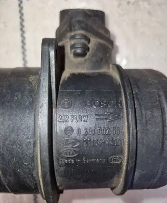 KIA Sorento Mass air flow meter 0281002554