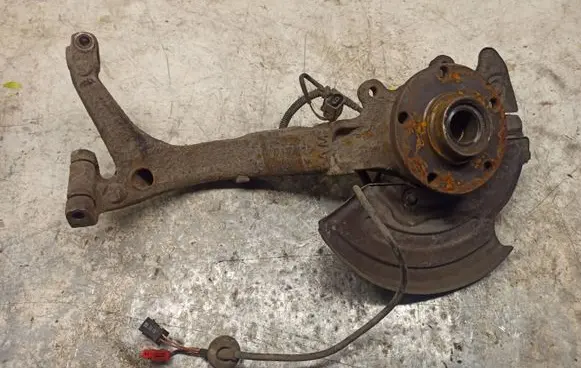 Audi A6 S6 C5 4B Front wheel hub