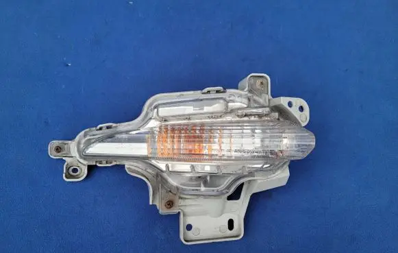 Mazda 3 III Front indicator light W3720