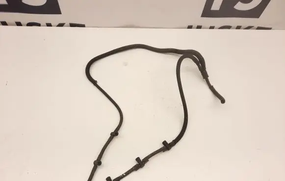 Audi A8 S8 D4 4H Fuel distributor 