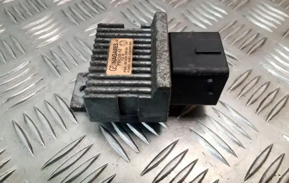 Glow plug pre-heat relay