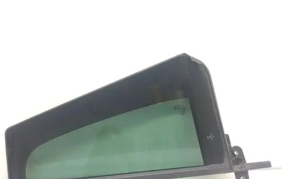 Rear vent window glass