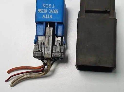 KIA Picanto Fuel pump relay 95230-3A005