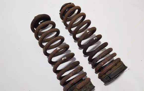 Mercedes-Benz ML W164 Rear coil spring SPREYNYGLML164TTY