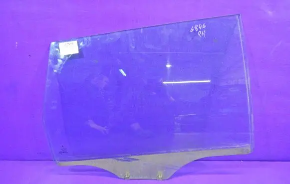 Mitsubishi Space Star Front door window glass four-door
