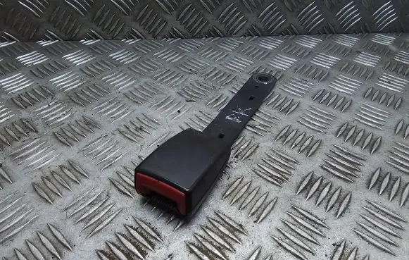 Front seatbelt buckle