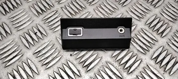 Volvo V70 USB socket connector 1820772 1303579