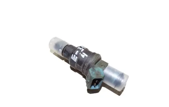 BMW 8 E31 Fuel injector 0280150715