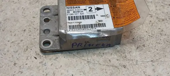 Nissan Primera Airbag control unit/module 98820AV21A 0285001420