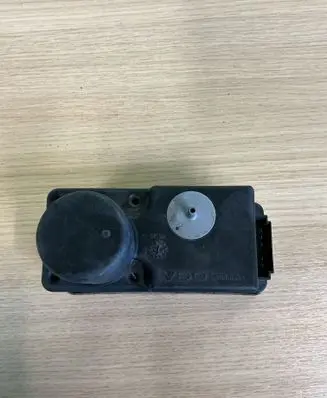 Volkswagen Transporter - Caravelle T4 Central locking vacuum pump 1H0962257