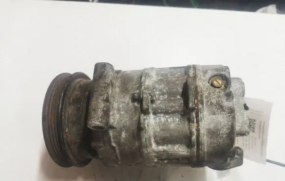 Volkswagen PASSAT B5 Air conditioning (A/C) compressor (pump) 8D0260808 4472208182 7SBU16C