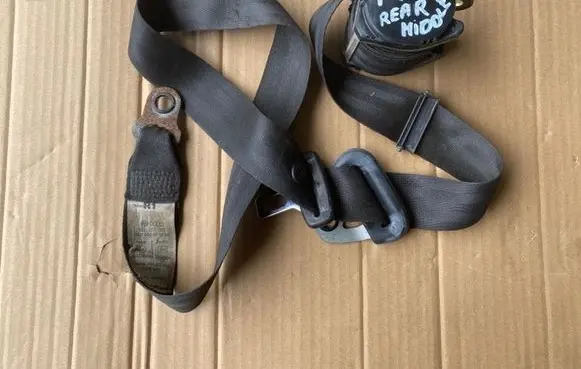Volkswagen Transporter - Caravelle T4 Rear seatbelt 703857812