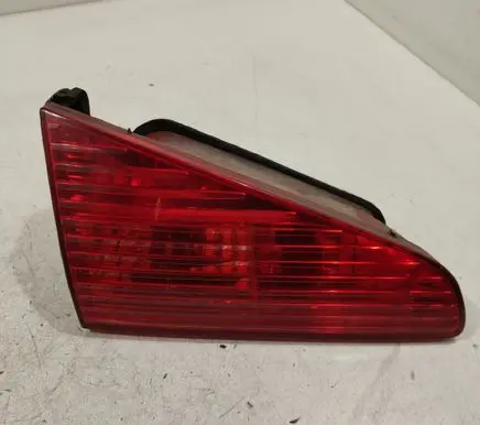 Peugeot 607 Tailgate rear/tail lights
