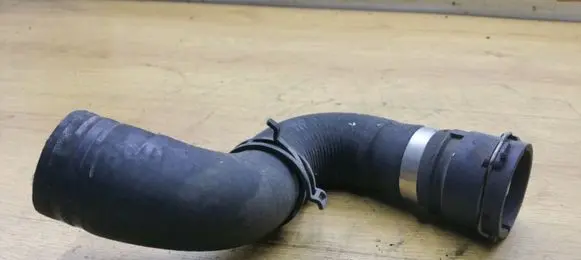 Audi A4 S4 B8 8K Engine coolant pipe/hose 8K0121101