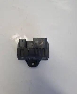 BMW 5 F10 F11 Glow plug pre-heat relay 8519472 121010 0522140104
