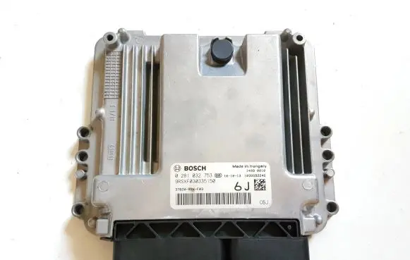 Honda CR-V Engine control unit/module 0281032753 37820RSXF03