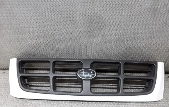 Front bumper upper radiator grill