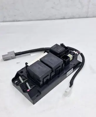Lexus RX 450H Relay mounting block G384347050 G92Z147060 0374