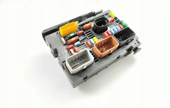 Citroen C4 Grand Picasso Fuse module 9664705980