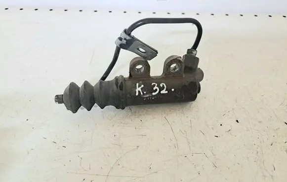 Toyota Avensis T250 Clutch slave cylinder 
