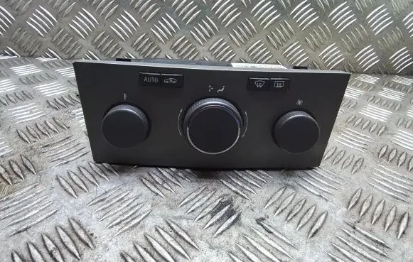 Opel Zafira B Climate control unit 13231053 901513080000
