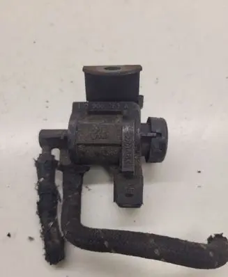 Volkswagen Golf IV Turbo solenoid valve 1J0906283A