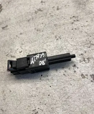Nissan X-Trail T31 Brake pedal sensor switch