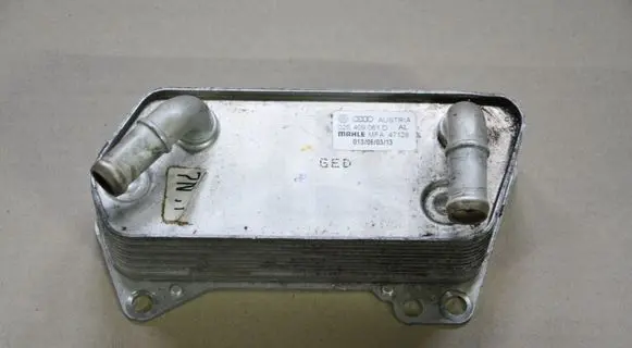 Volkswagen Scirocco Oil filter mounting bracket 02E409061