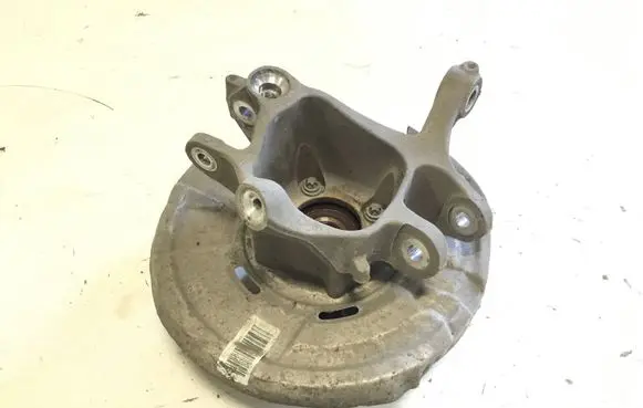BMW 6 F12 F13 Rear wheel hub 6852894