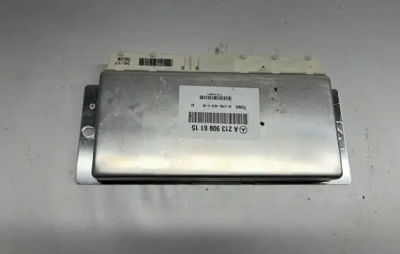 Mercedes-Benz E W213 Air suspension control unit module (rear) A2139006115 A2C7394610500
