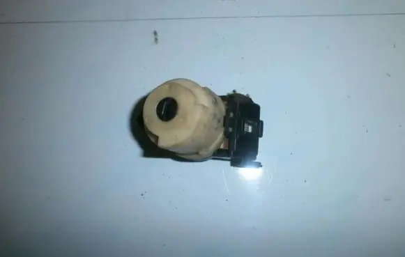 Mitsubishi Carisma Ignition lock contact 