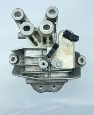 Chrysler Pacifica Engine mount bracket P68237965AF 68237965AF 68237965
